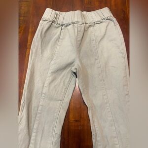 Sidefeel Light green Colored Pants